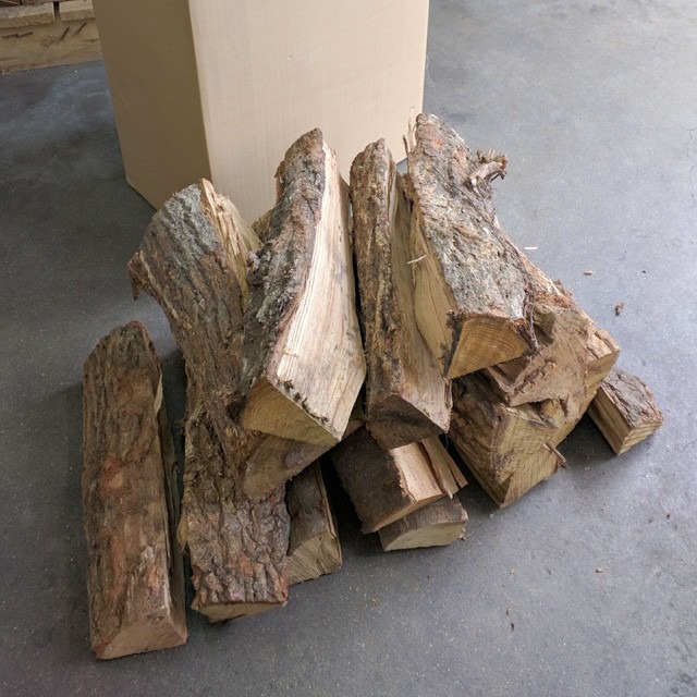 薪ストーブに使う木材を探しています